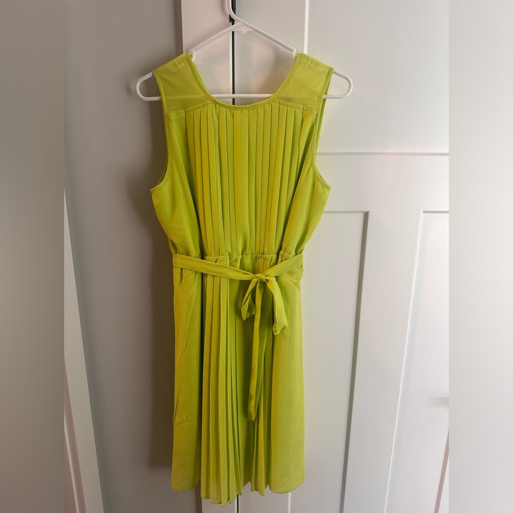 Vibrant color knee length dress sz Large